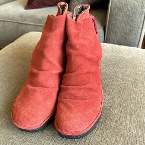 FLY LONDON Fabulous Red Suede Booties, size 39/8.5 NWT